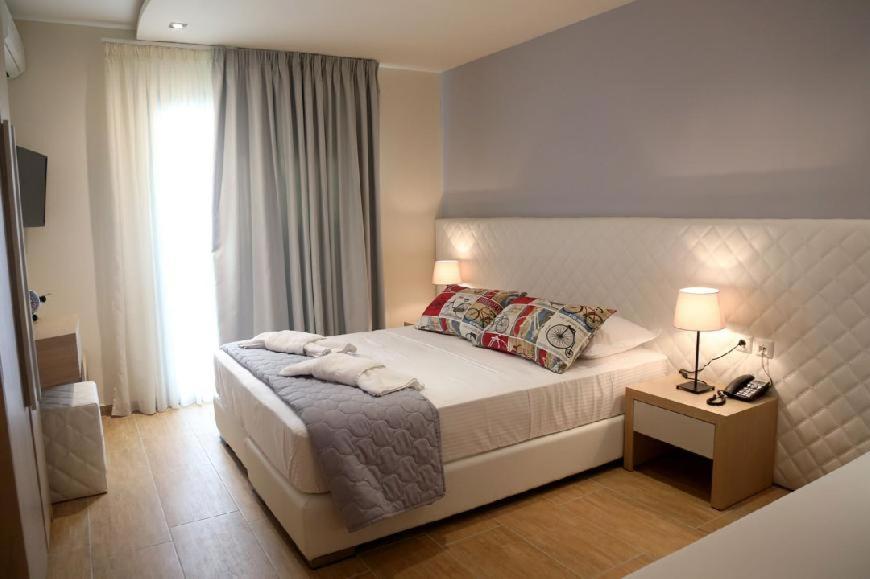 Kasta Beach Hotel Ofrínion Esterno foto